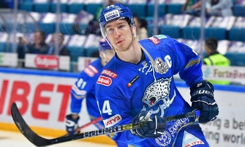 Хоккеист «Барыса» признан лучшим защитником первой недели в КХЛ
