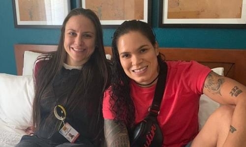 Чемпионка UFC в двух весах показала откровенные фото с беременной партнёршей