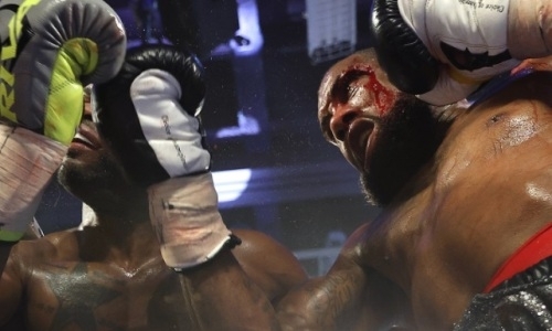 Непобежденный американский чемпион сокрушил соперника мощным апперкотом. Видео нокаута