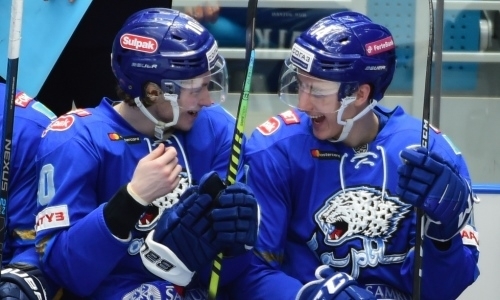 Хоккеист «Барыса» и сборной Казахстана возглавил снайперскую гонку КХЛ. Фотофакт