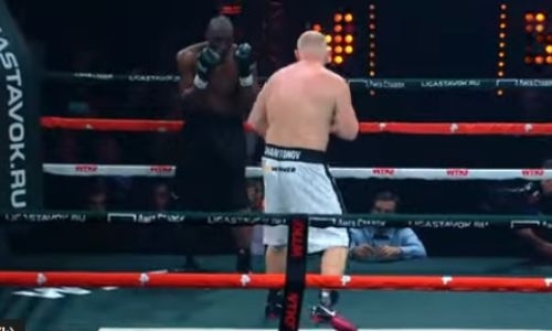 Видео полного боя Харитонов — Уильямс с нокдауном и нокаутом обидчика Тайсона во втором раунде