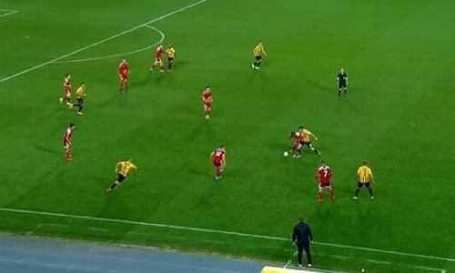 «Смотри, *****, внимательно!». Шпилевский и Младенов устроили перепалку во время матча КПЛ