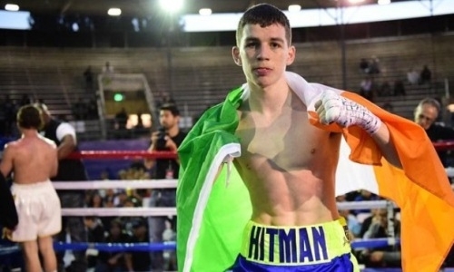 «Хитмэн» за минуту брутально нокаутировал соперника с 16 поражениями. Видео