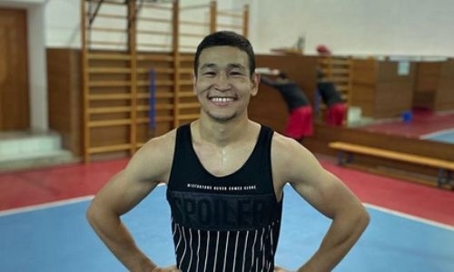 Казахстанский боксер завершает подготовку к бою с россиянином