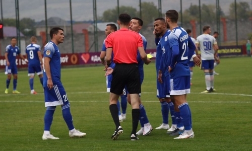 «Тяжело играть в футбол, когда лучший игрок матча — судья». Турысбек пожаловался после поражения «Жетысу»