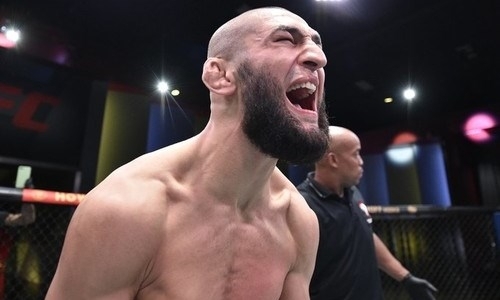 «Могу заставить сдаться». Чимаев резко высказался о сравнении с Хабибом после победы за 17 секунд в UFC