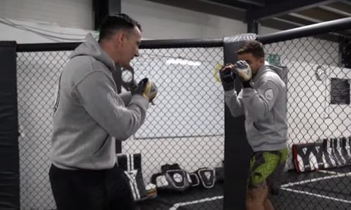 Тренер Макгрегора разобрал победу Хамзата Чимаева за 17 секунд и дал свою оценку. Видео