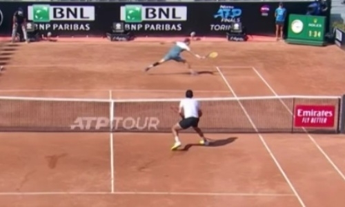 Эффектный удар казахстанского теннисиста попал в ТОП-10 на «Мастерсе» в Риме. Видео