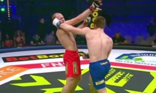 «Ты крикнул». Рефери подарил российскому бойцу первую победу в карьере. Видео