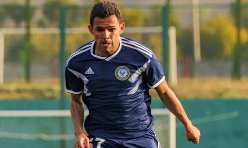 Чудеса. Забивающий семь матчей подряд лучший бомбардир КПЛ упал в цене