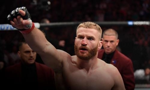 Мощный нокаут определил нового чемпиона UFC в полутяжелом весе после ухода Джона Джонса. Видео