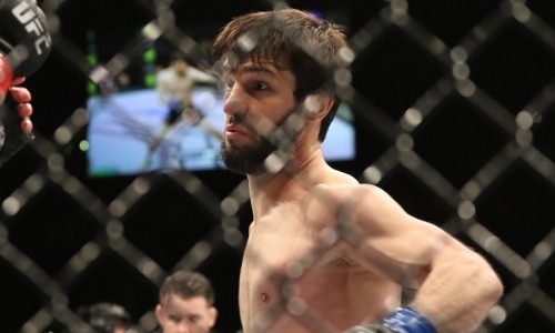 Боец UFC после победы над Тухуговым назвал его «бегущим человеком»