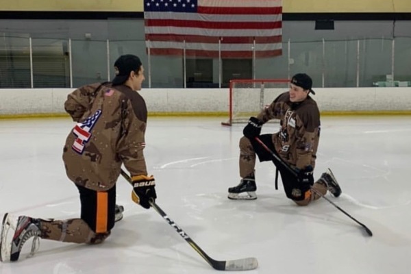 «Хочу стать выдающимся хоккеистом». Покоряющий Америку воспитанник «Барыса» побывал в роли лидера клуба из США
