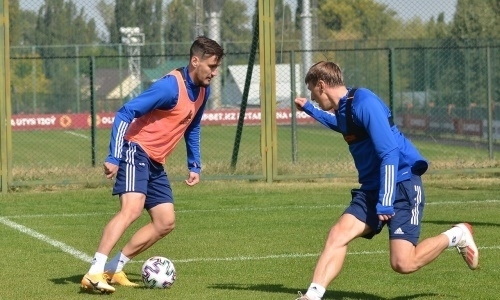 «Астана» представила фото с восстановительной тренировки