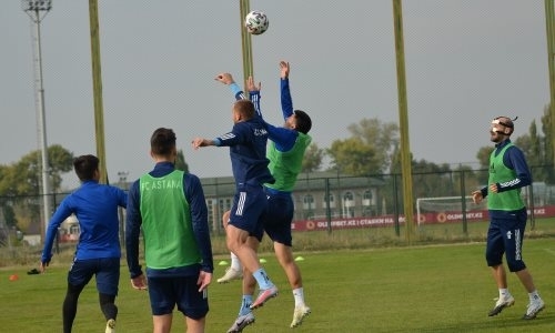 «Астана» показала фото с тренировки перед матчем с «Каспием»