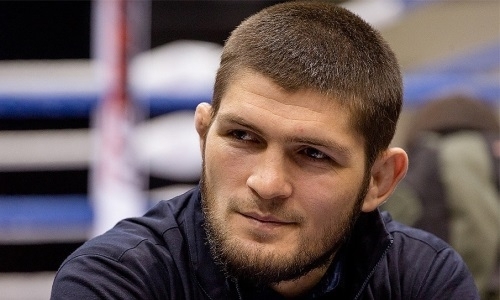 «По встречке». Хабиб Нурмагомедов показал свой новый стиль. Видео