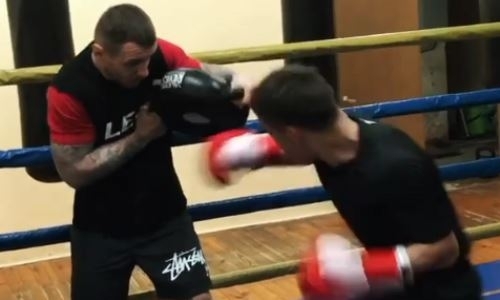 Батыр Джукембаев продемонстрировал силу удара в ринге. Видео