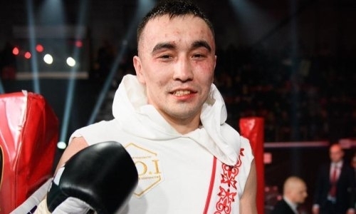 «Соперник пропустил удар по корпусу и начал убегать». Казахстанский боксер объяснил отсутствие нокаута в бою за титул WBA и заявил о покорении высоких вершин