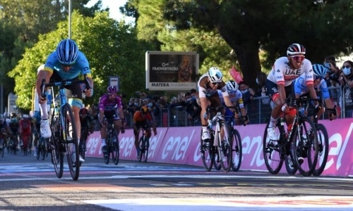 «Этот результат особенный для меня». Гонщик «Астаны» высказался о попадании на пьедестал этапа «Джиро д’Италия»