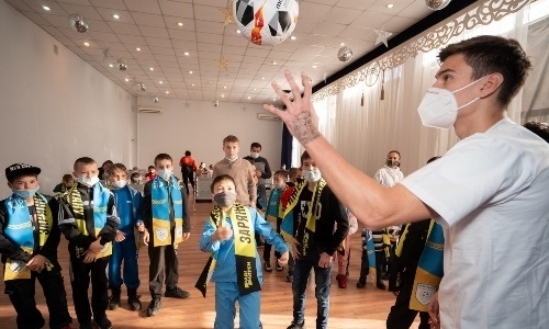 Футболисты «Астаны» посетили детские дома Нур-Султана