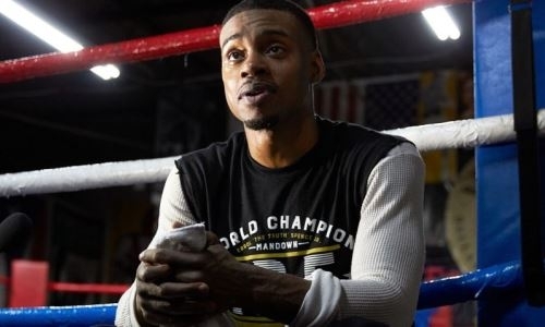 «Не знаю, как я выжил». Эррол Спенс показал фото своего лица после страшной аварии год назад