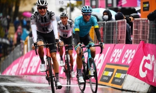 «Здорово отыграть время». Лидер «Астаны» доволен своим подъемом в общем зачете «Джиро д’Италия»