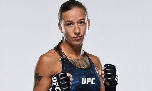 «Костыли мне больше не нужны». Первая казахстанка в UFC вернулась к тренировкам после разрыва связок. Видео