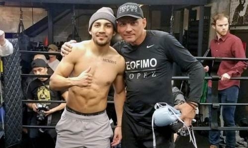 «Он воспринял это лично». Отец Лопеса рассказал, с чего началась «война» с Ломаченко