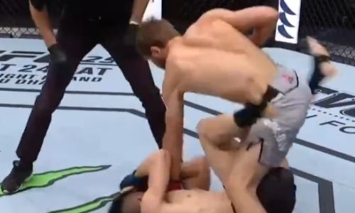 Турнир UFC Fight Night 180 начался с нокаута Нурмагомедова за 51 секунду. Видео