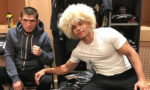 Менеджер Хабиба заразился коронавирусом перед его боем с Гэтжи