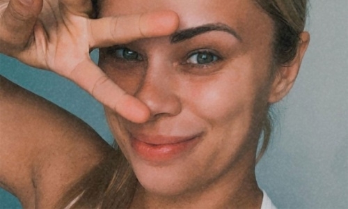 Девушка-боец ММА выложила новое горячее фото в откровенном купальнике