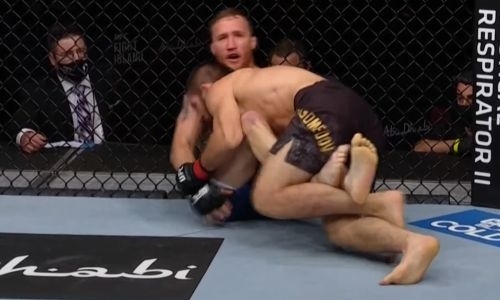 Видео боя Нурмагомедов — Гэтжи за титул чемпиона UFC