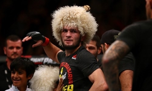 «Не такой, как остальные тяжеловесы». Хабиб Нурмагомедов высказался о бое Усик — Фьюри