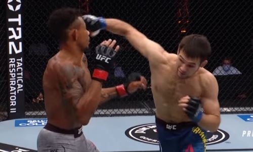 UFC показал эпичное видео с моментами победного боя Шавката Рахмонова в замедленной съемке