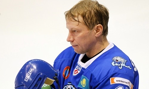 «Барыс» выступил с обращением к легенде казахстанского хоккея