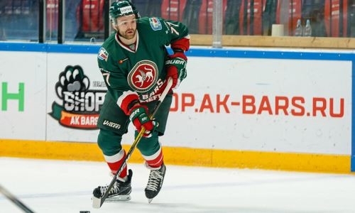 Лидер «Ак Барса» рассказал о хорошем взаимопонимании с форвардом сборной Казахстана