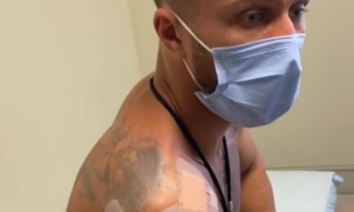 Стало известно о состоянии Ломаченко после операции и сроках следующего боя