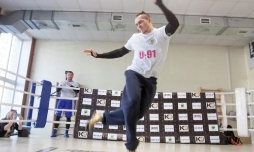 «Усик — отличный комик и танцор, уважаю его». Дерек Чисора дал интервью перед боем с украинцем