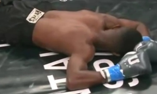 Как казахстанец отправил спать африканского боксера одним ударом. Видео нокаута