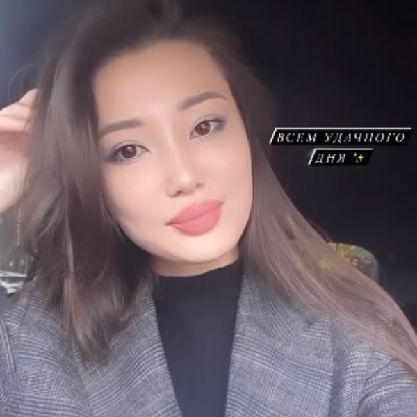 Сабина Алтынбекова оставила короткое послание своим поклонникам. Фото