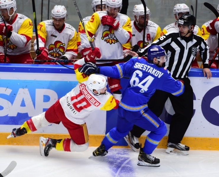 Видеообзор матча КХЛ, или Как «Барыс» вел дома со счетом 4:0 и проиграл «Йокериту»