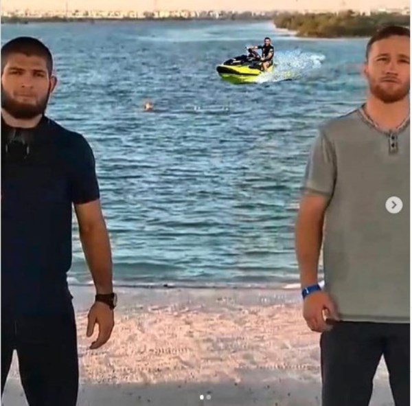 Макгрегор добавил себя на совместное фото с дуэли взглядов Хабиб — Гэтжи