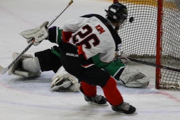 «Мечтаю о многом, но это очень трудный путь». 15-летний бомбардир из Казахстана покоряет хоккейную Финляндию и берет призы за результативность