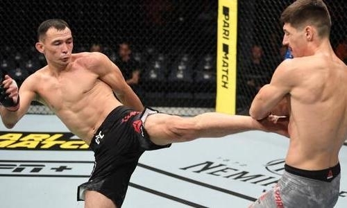 Казахский боец UFC вернулся к полноценным тренировкам после тяжелой травмы. Видео