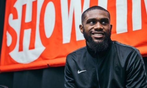 Непобежденный обидчик казахстанского боксера узнал имя следующего соперника