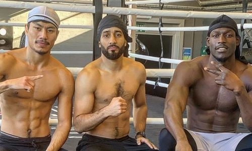 Казахстанский боксер тренируется с чемпионами WBA из Великобритании