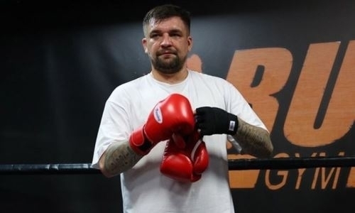 «Согнал прилично». Рэпер Баста технично поработал на лапах с тренером Батыра Джукембаева. Видео