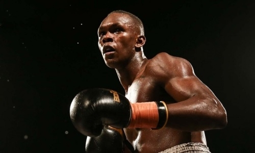 «Он такой тупой!» Адесанья высмеял звезду UFC за его слова о Нурмагомедове