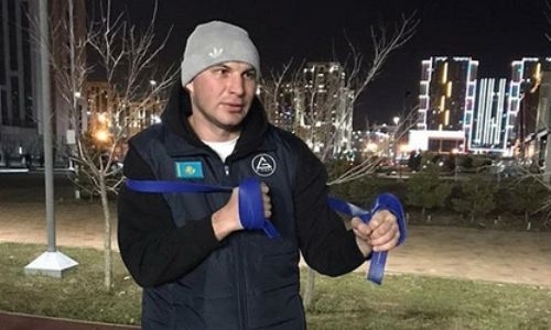 «Нужно быть готовым ко всему». Иван Дычко продолжает тренировки перед возвращением на ринг. Видео