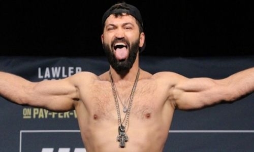 «Отличный пример — Джордж Форман». 41-летний боец из России пообещал стать чемпионом UFC